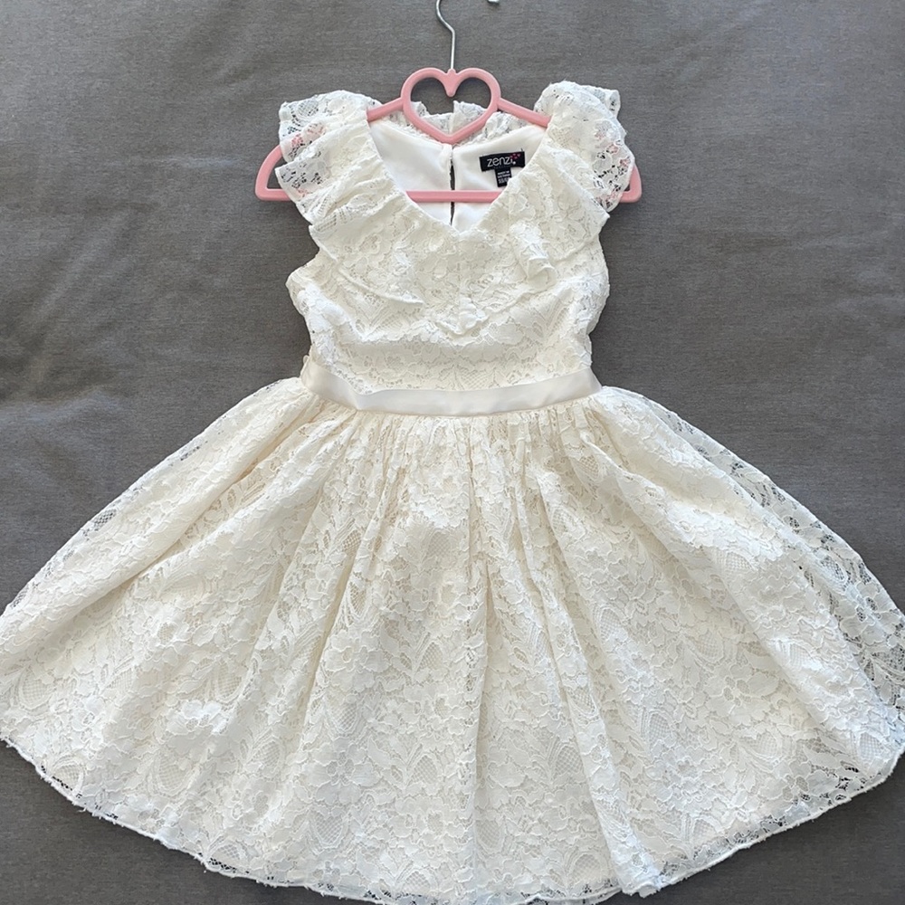 Beautiful lace dress for girls